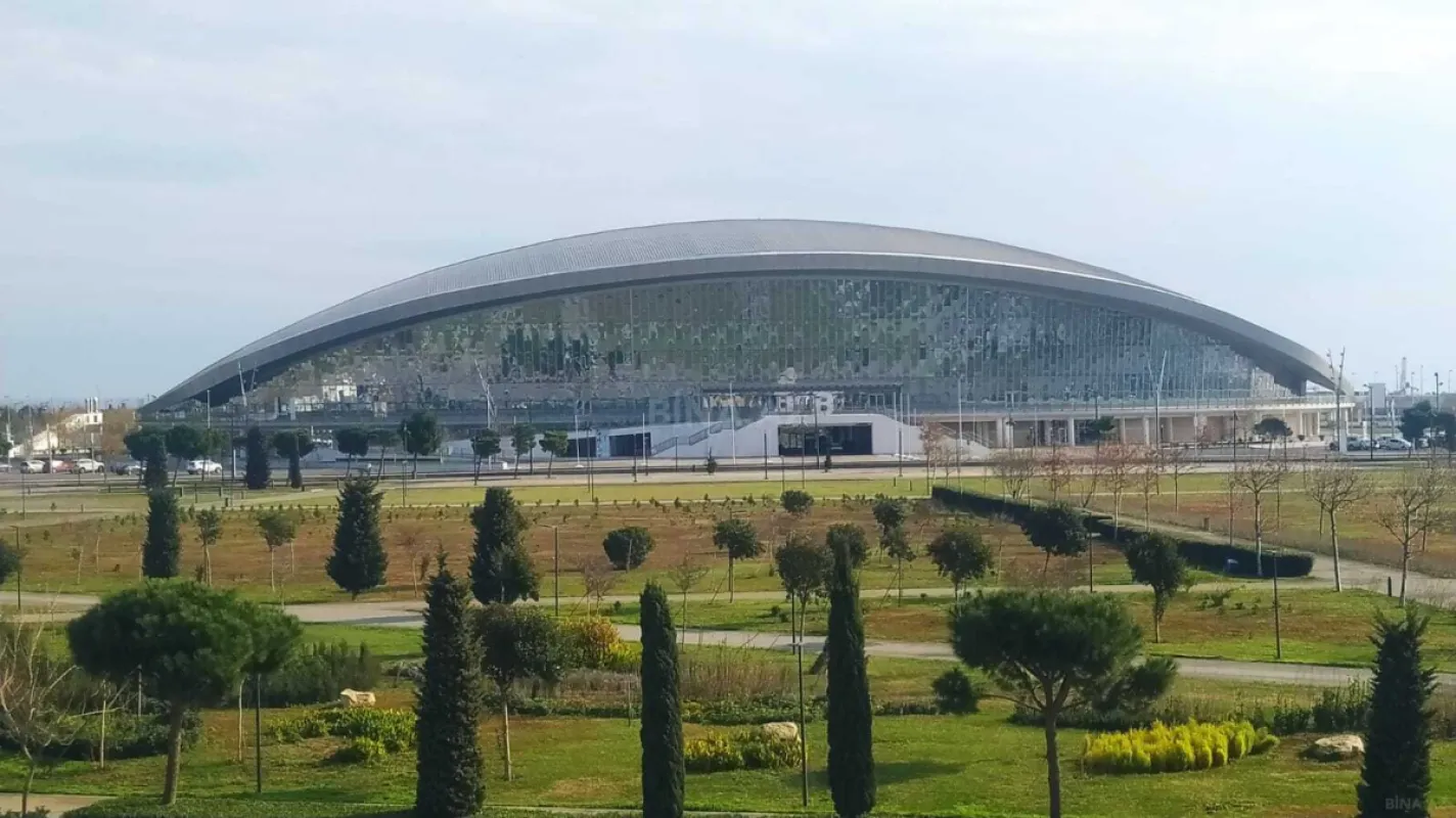 Satılır 4 otaqlı mənzil 130 m²