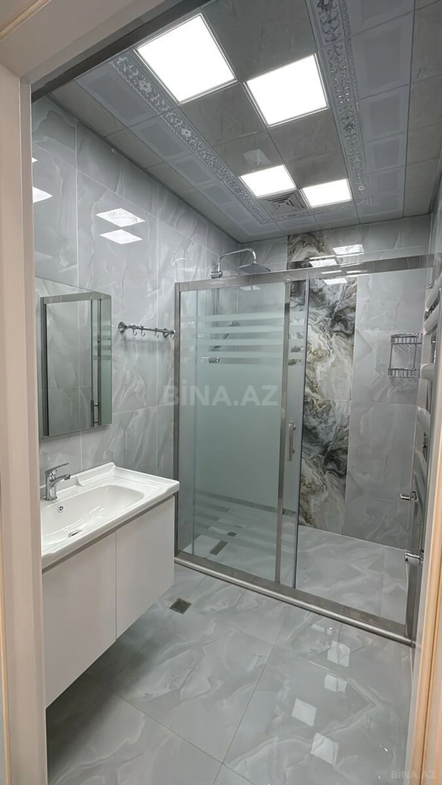 Kirayə verilir 3 otaqlı mənzil 100 m²