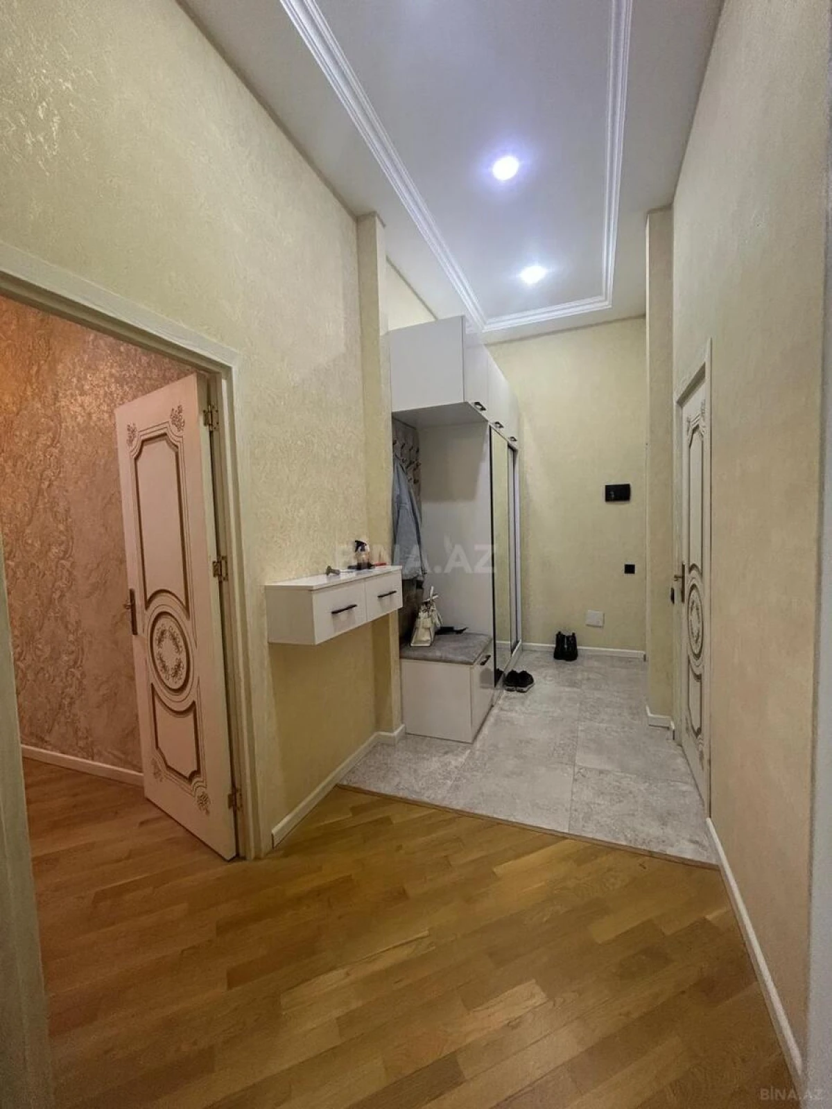 Satılır 2 otaqlı mənzil 65 m²