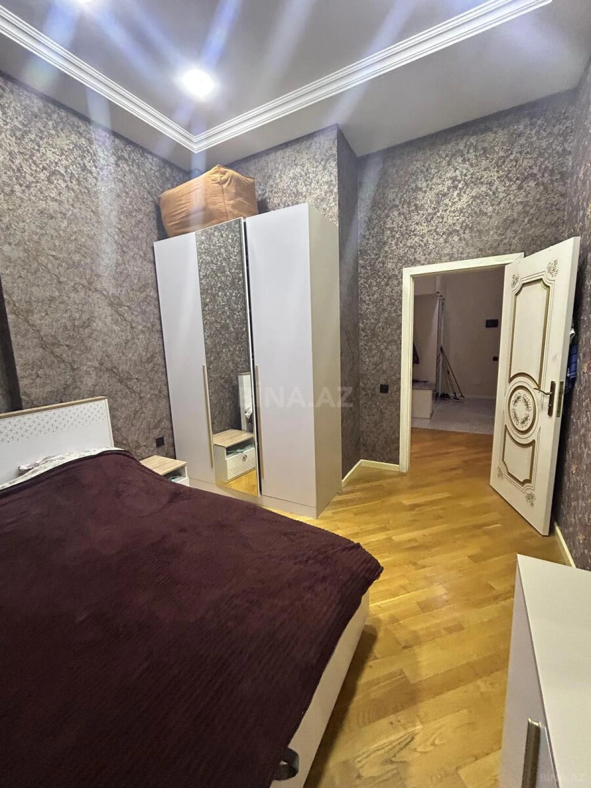 Satılır 2 otaqlı mənzil 65 m²