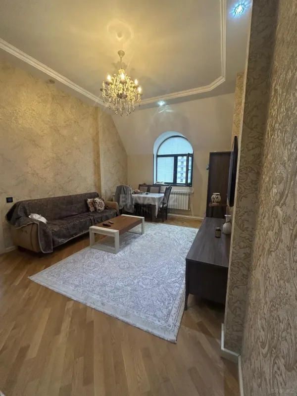 Satılır 2 otaqlı mənzil 65 m²