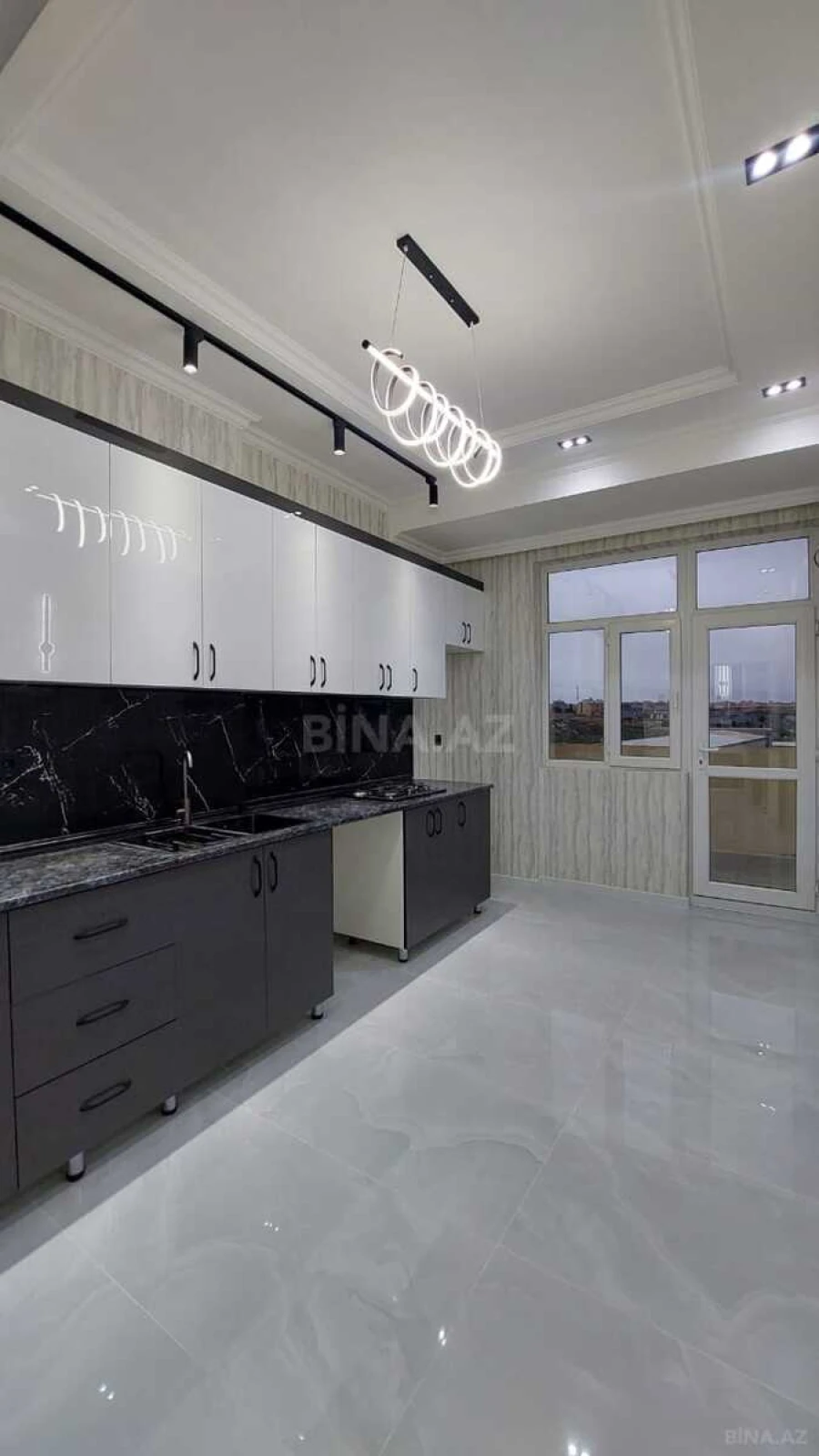 Satılır 3 otaqlı mənzil 90 m²