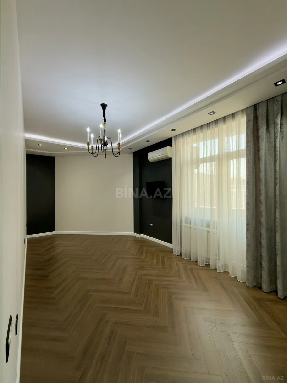 Satılır 3 otaqlı mənzil 150 m²