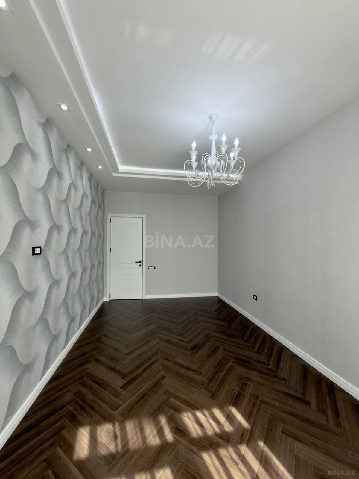 Satılır 3 otaqlı mənzil 150 m²