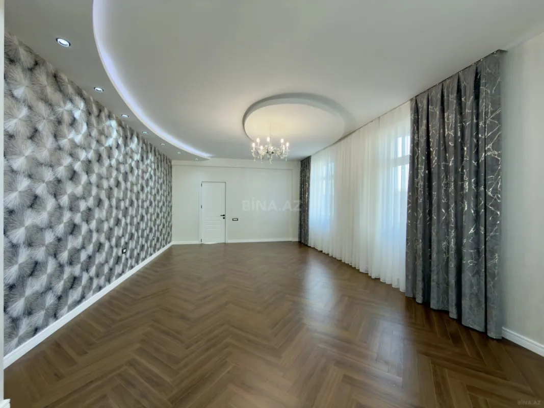 Satılır 3 otaqlı mənzil 150 m²