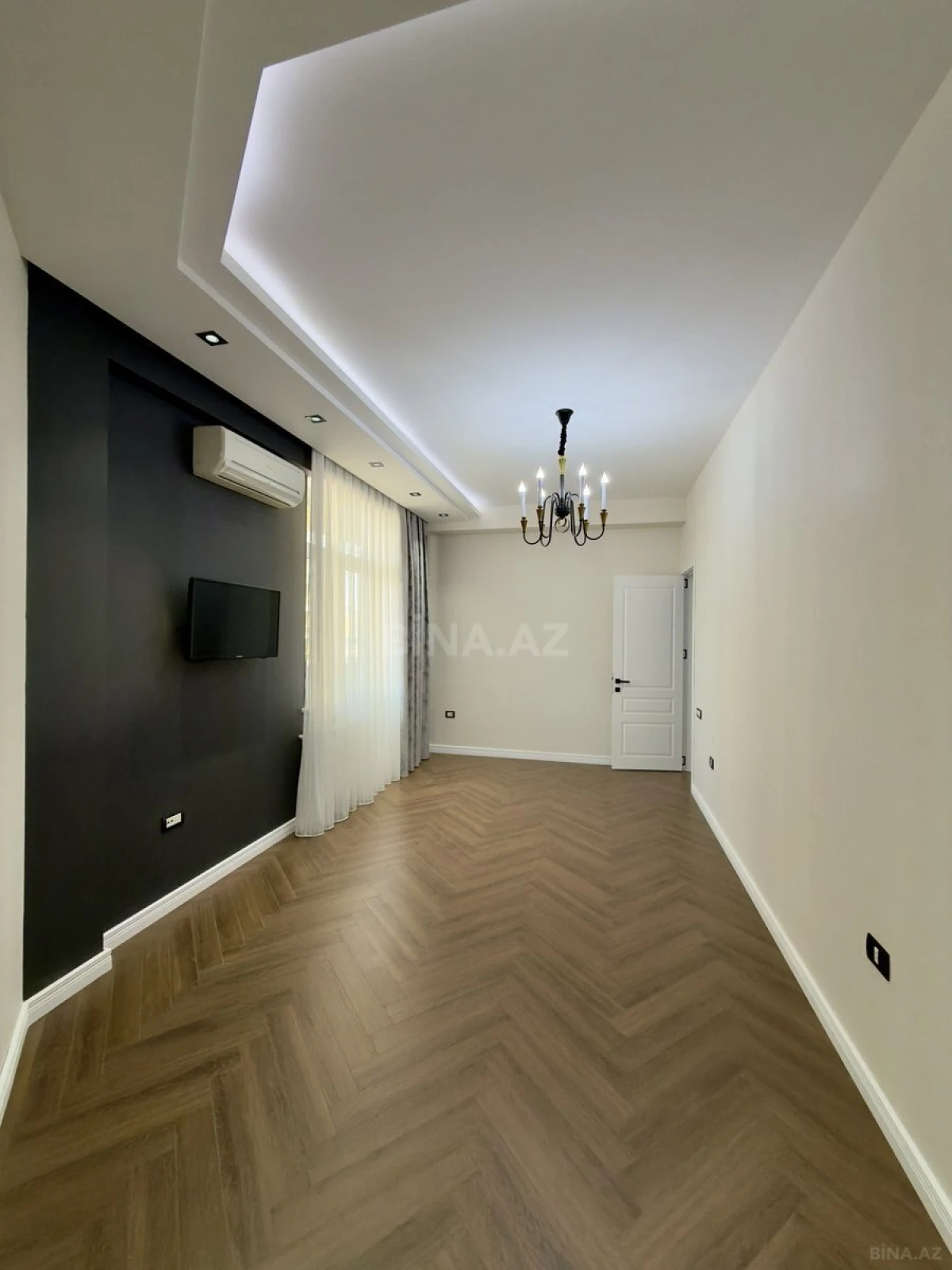 Satılır 3 otaqlı mənzil 150 m²