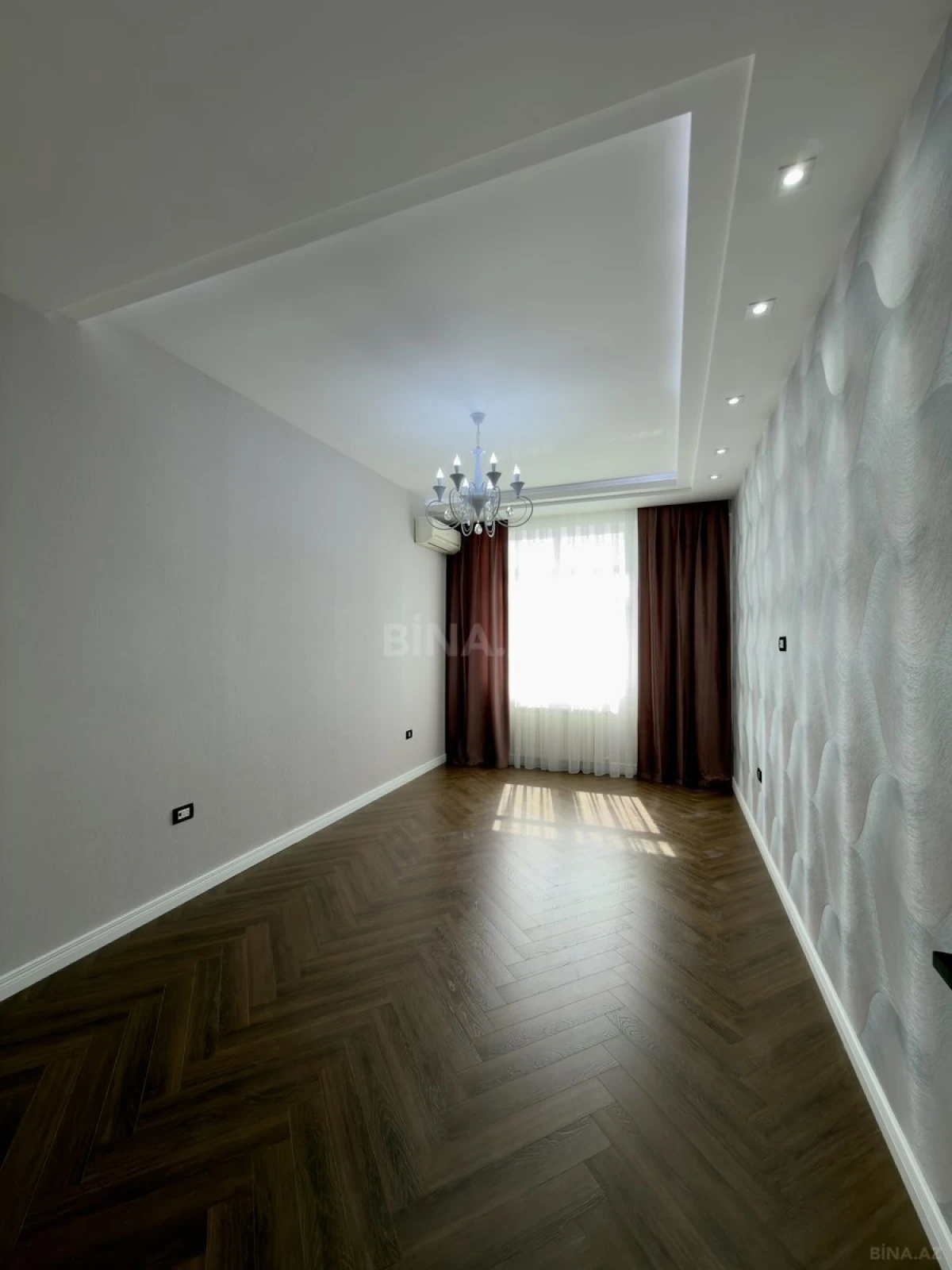 Satılır 3 otaqlı mənzil 150 m²