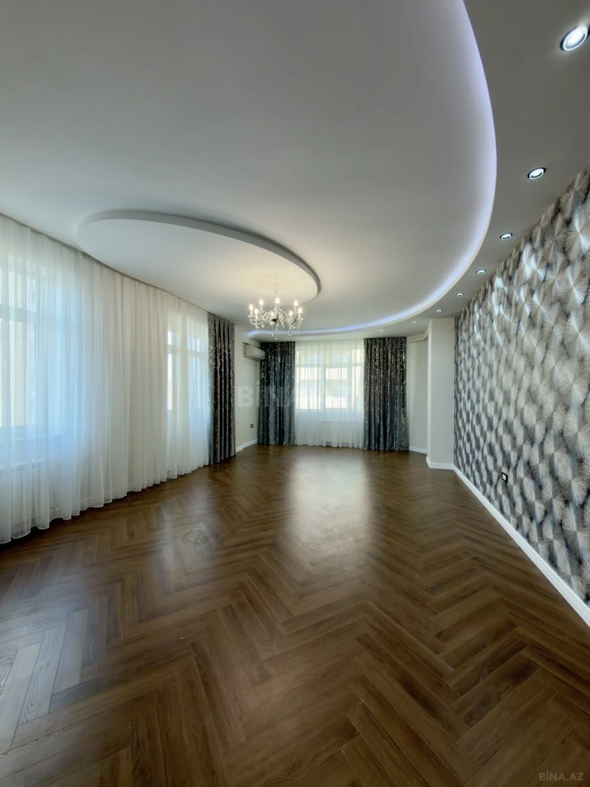 Satılır 3 otaqlı mənzil 150 m²