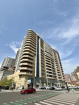 Satılır 3 otaqlı mənzil 150 m² — Bakı 3 otaq 150.00 m²