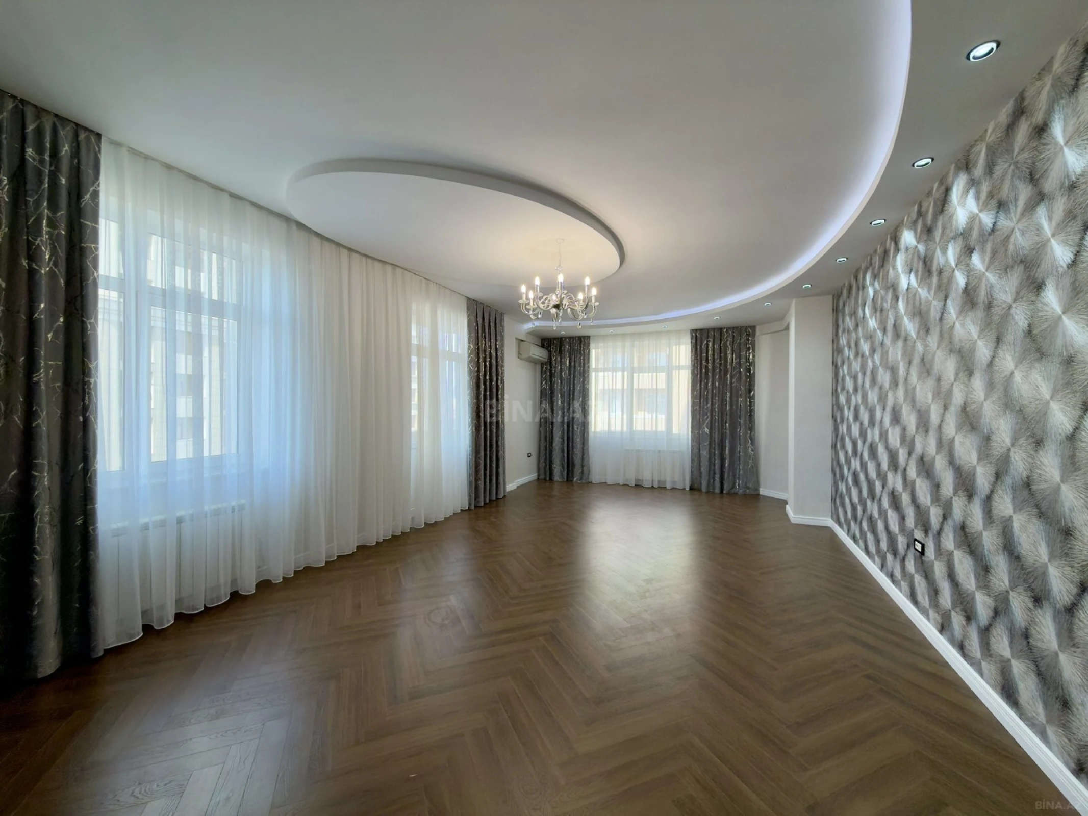 Satılır 3 otaqlı mənzil 150 m²