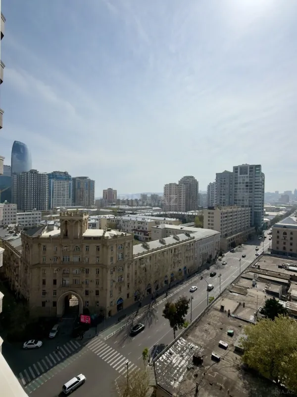 Satılır 3 otaqlı mənzil 150 m²