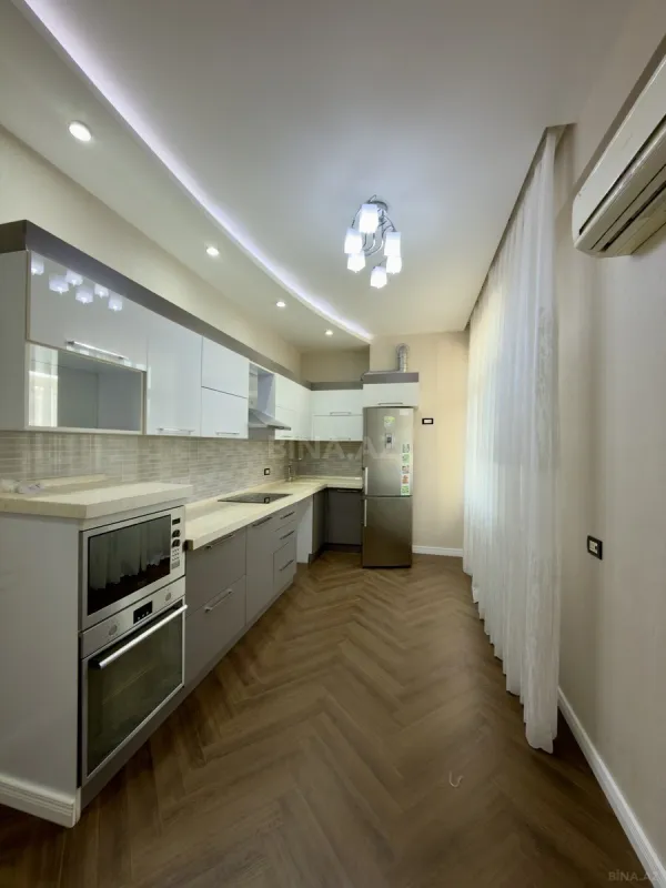 Satılır 3 otaqlı mənzil 150 m²