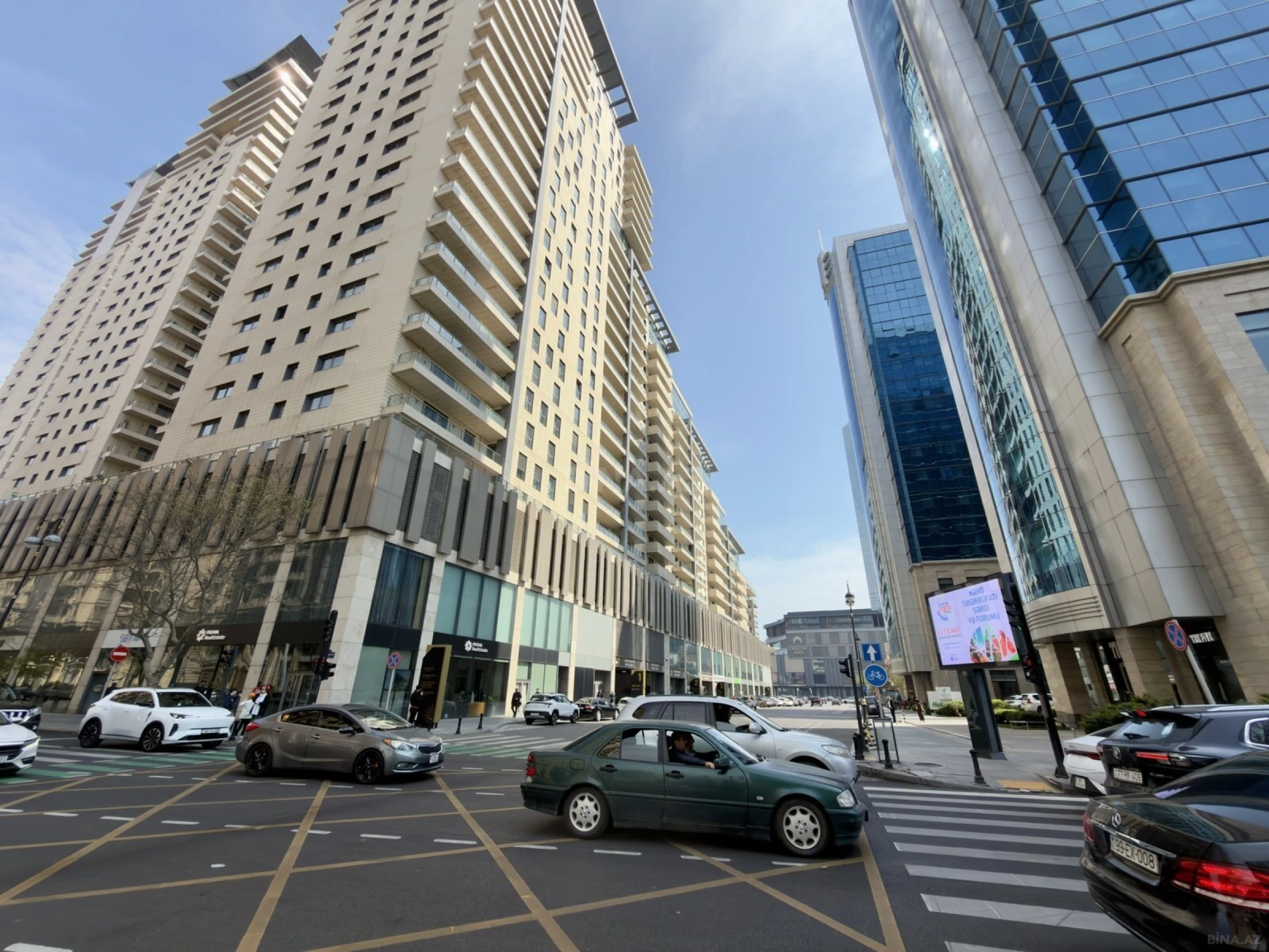 Satılır 3 otaqlı mənzil 150 m²