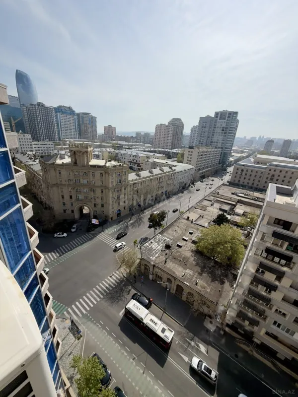 Satılır 3 otaqlı mənzil 150 m²