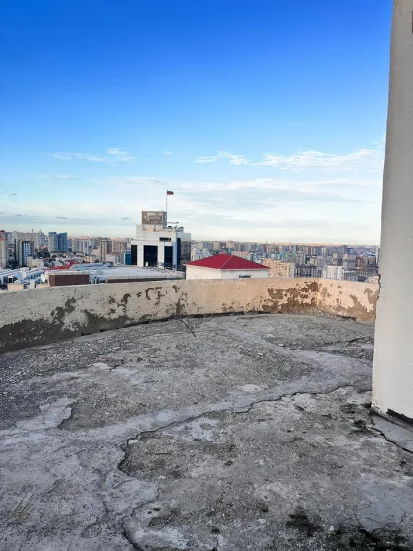 Satılır 3 otaqlı mənzil 210 m²