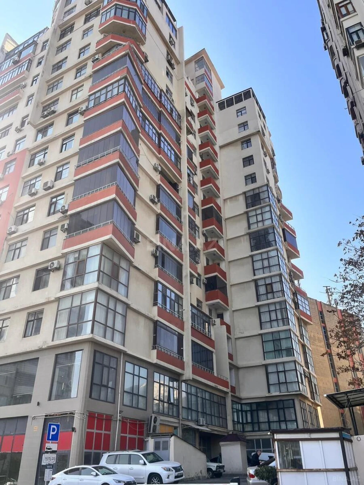 Satılır 3 otaqlı mənzil 210 m²