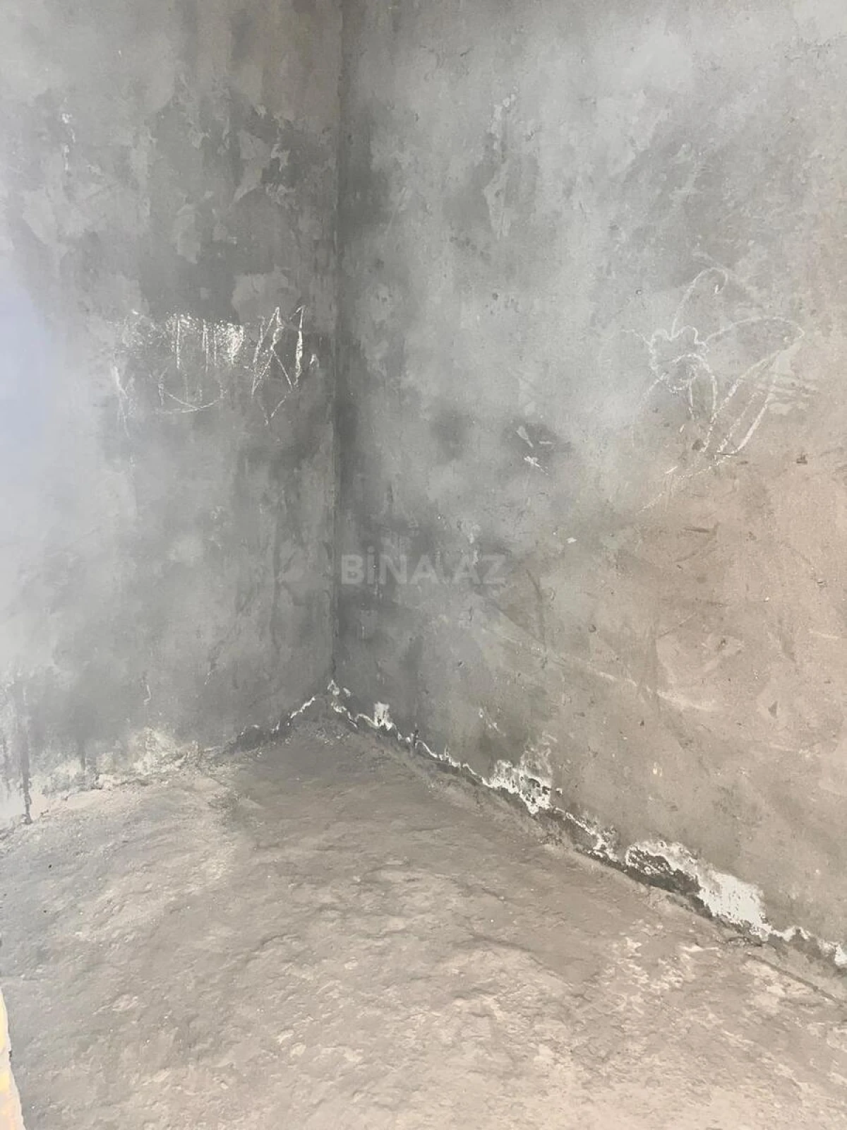 Satılır 3 otaqlı mənzil 210 m²