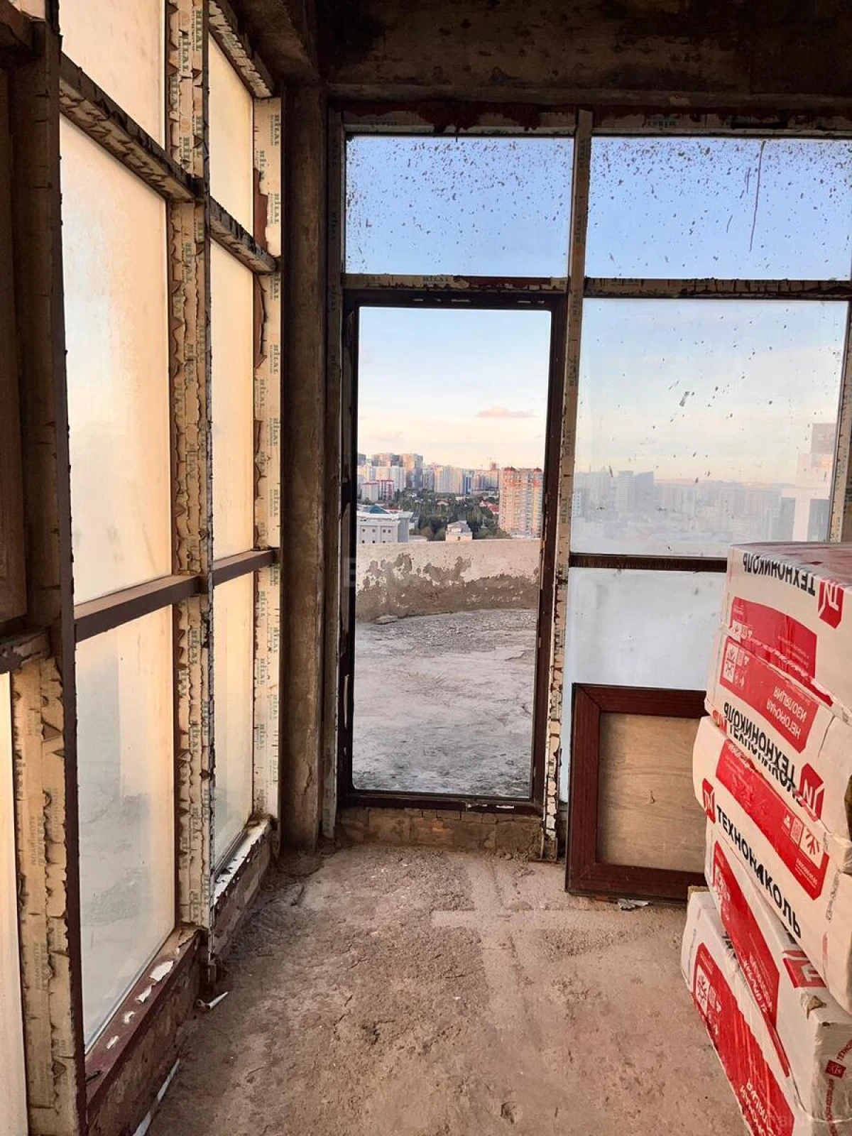 Satılır 3 otaqlı mənzil 210 m²