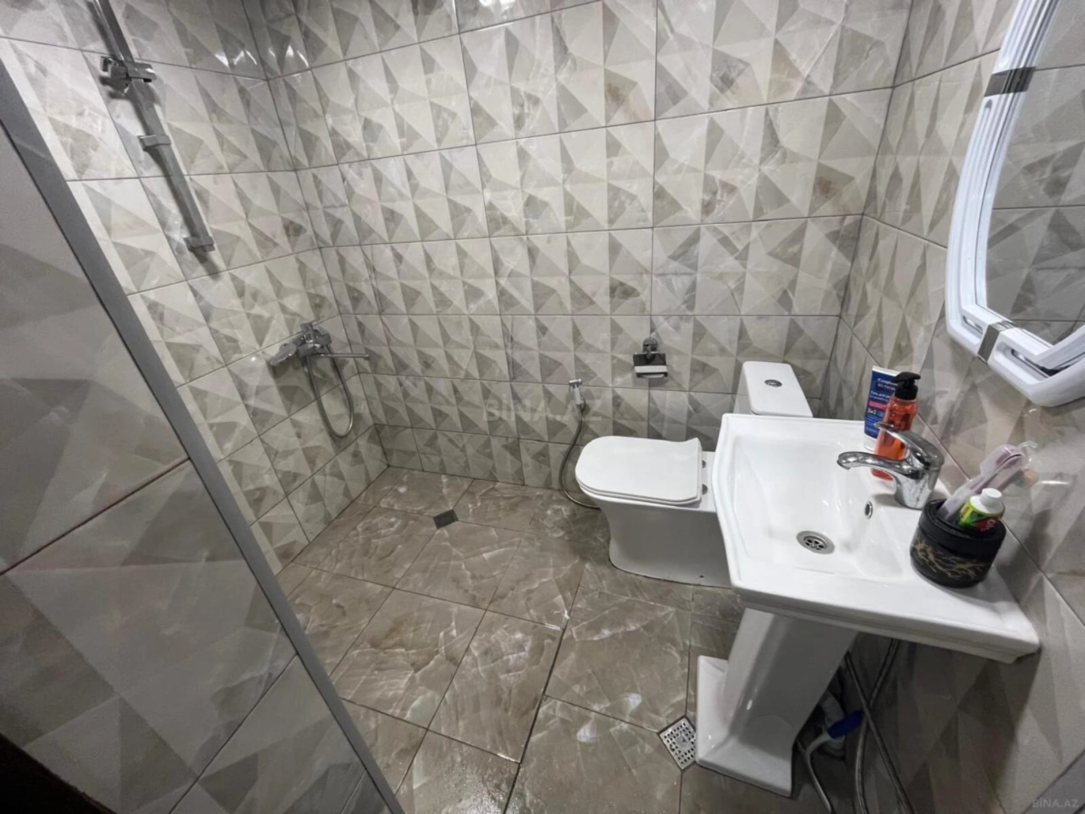 Satılır 2 otaqlı mənzil 47 m²