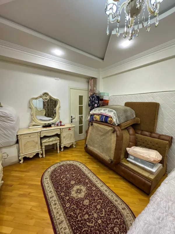 Satılır 2 otaqlı mənzil 93 m²