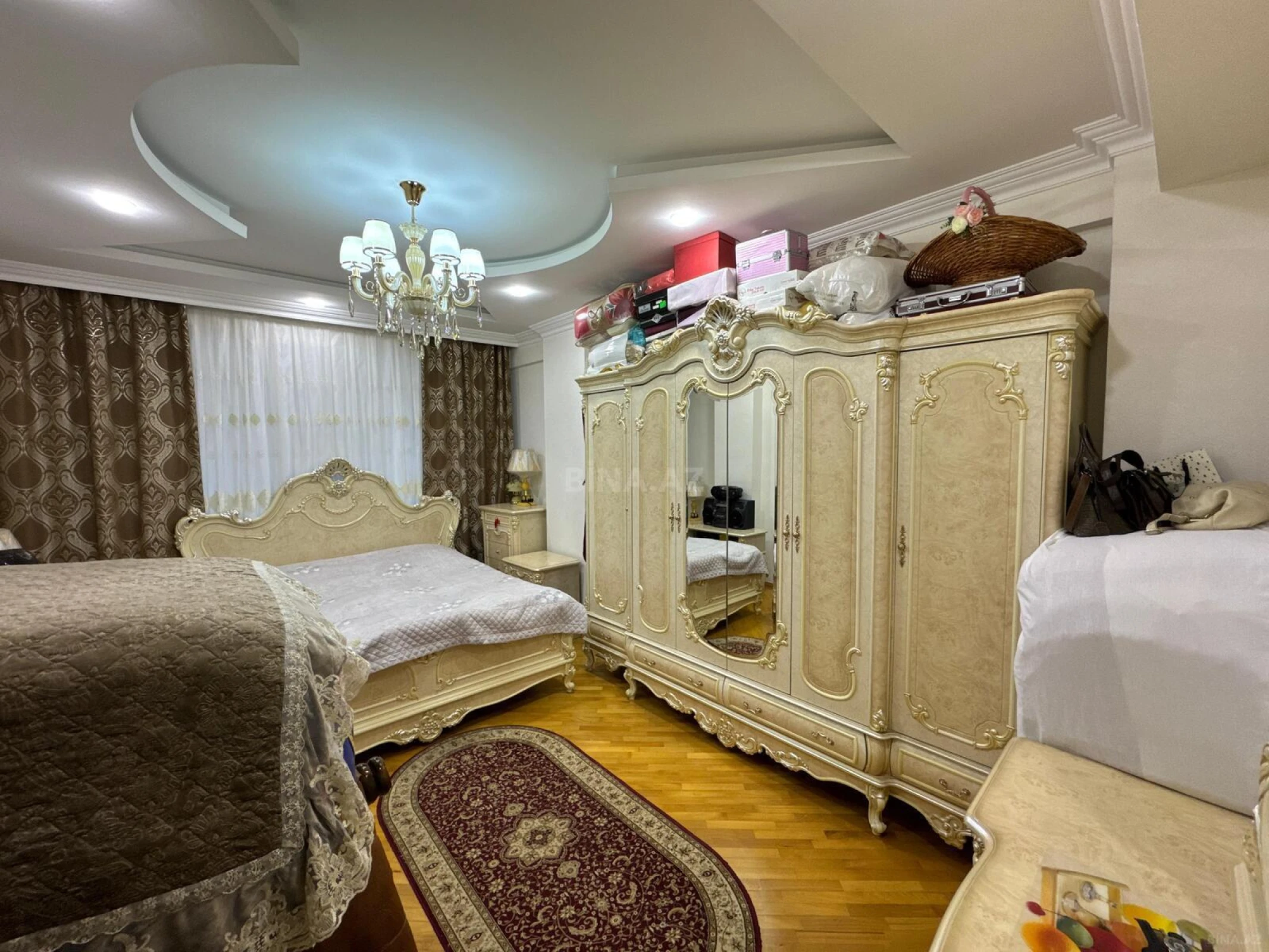 Satılır 2 otaqlı mənzil 93 m²