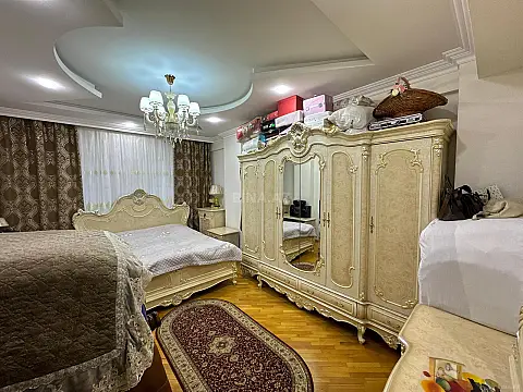 Satılır 2 otaqlı mənzil 93 m²