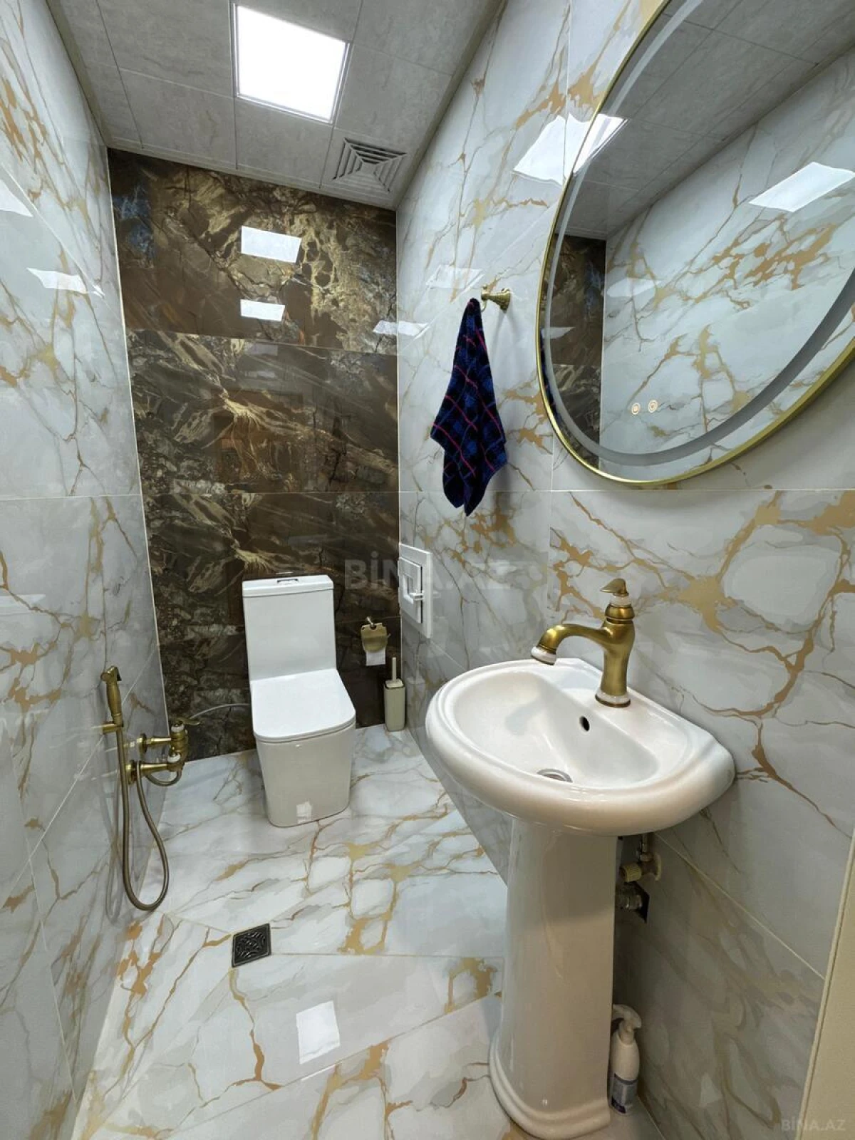 Satılır 2 otaqlı mənzil 93 m²