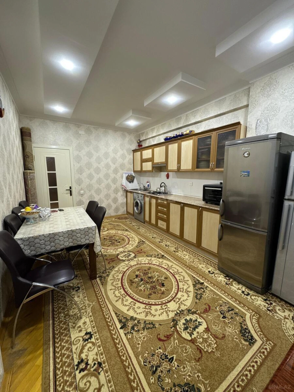 Satılır 2 otaqlı mənzil 93 m²