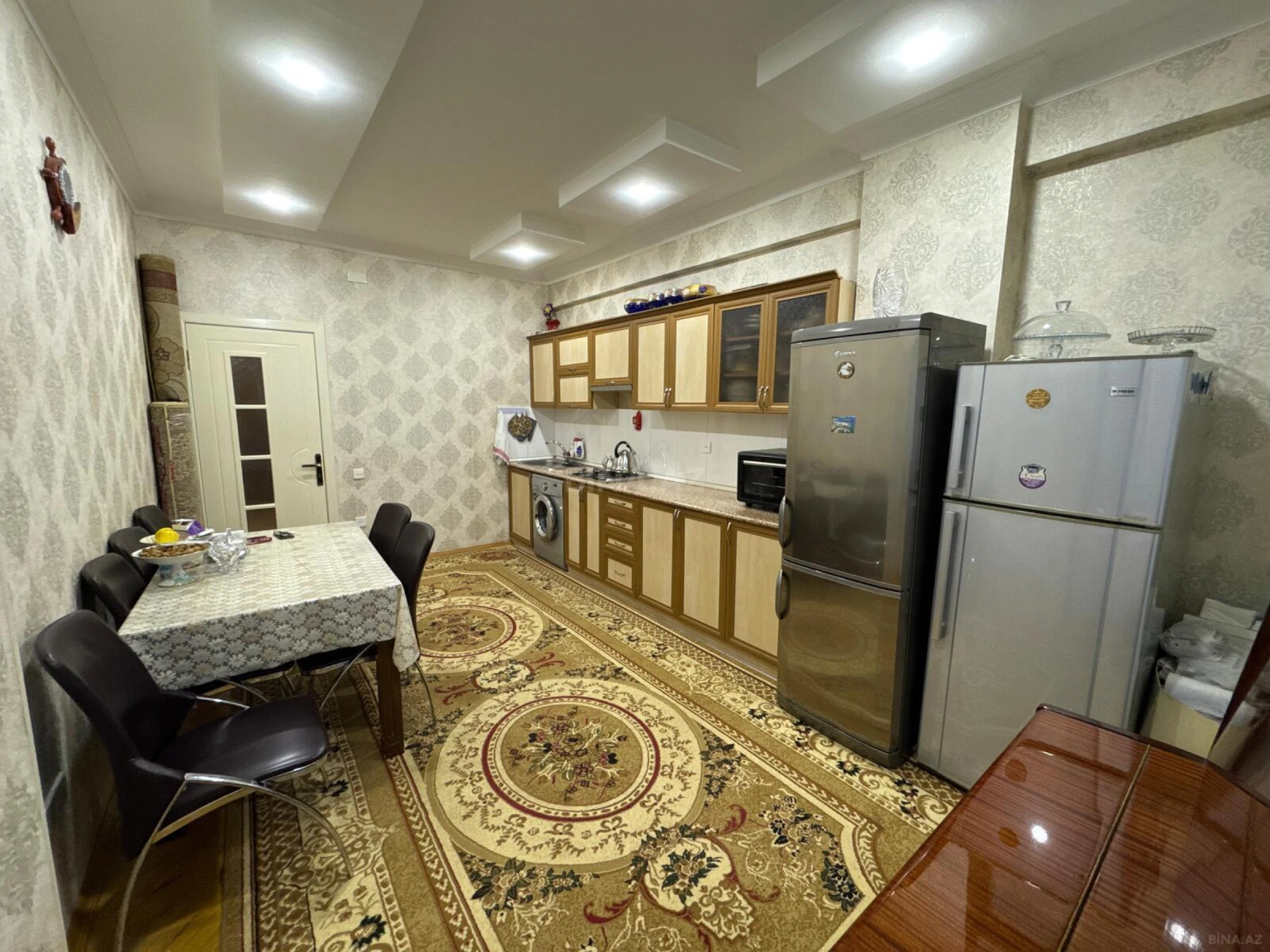 Satılır 2 otaqlı mənzil 93 m²