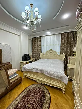 Satılır 2 otaqlı mənzil 93 m²