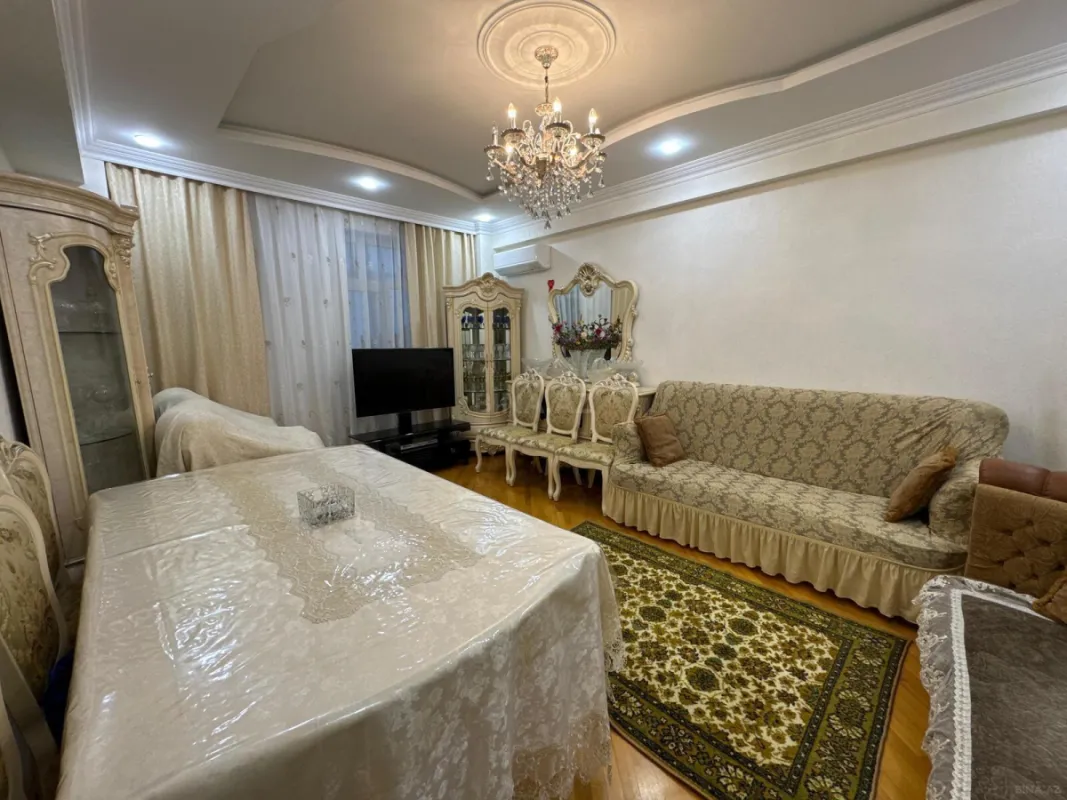 Satılır 2 otaqlı mənzil 93 m²