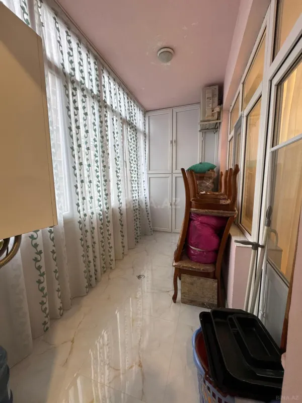 Satılır 2 otaqlı mənzil 93 m²