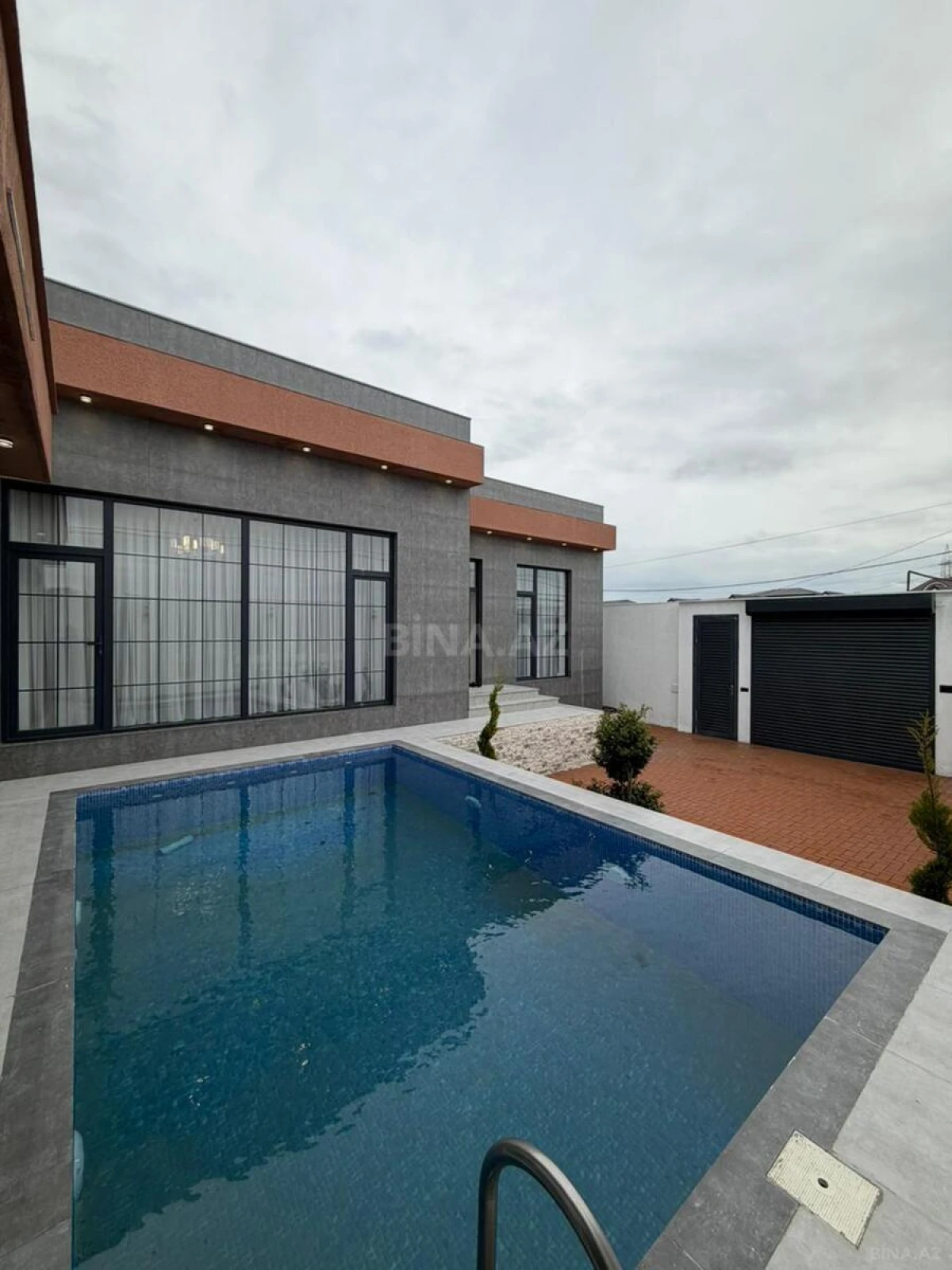 Satılır 4 otaqlı həyət evi 205 m²