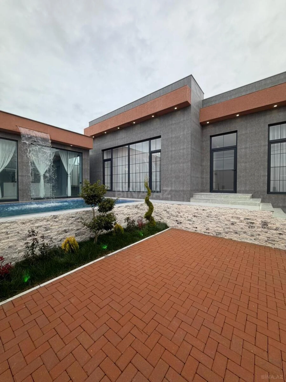 Satılır 4 otaqlı həyət evi 205 m²
