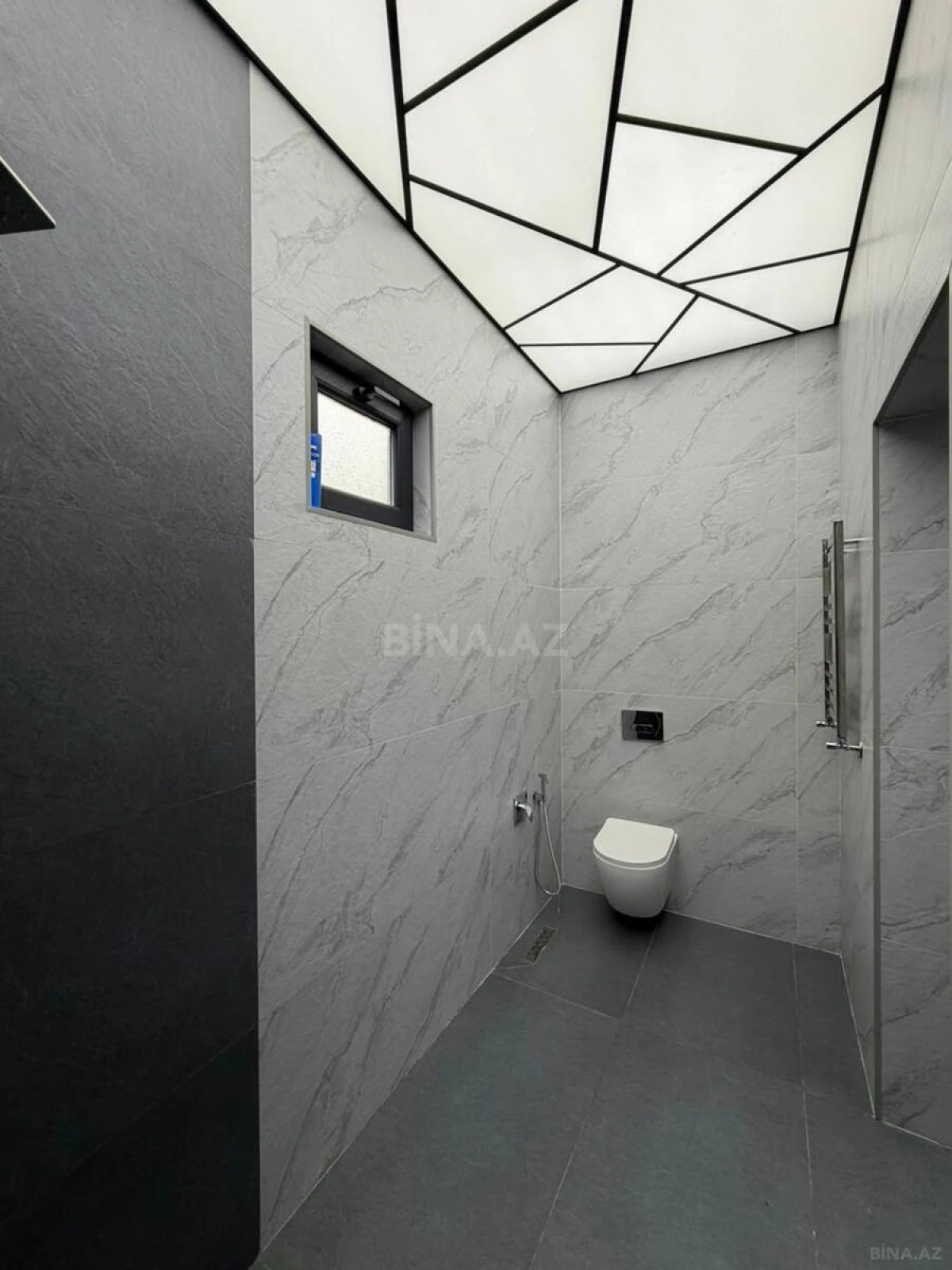 Satılır 4 otaqlı həyət evi 205 m²