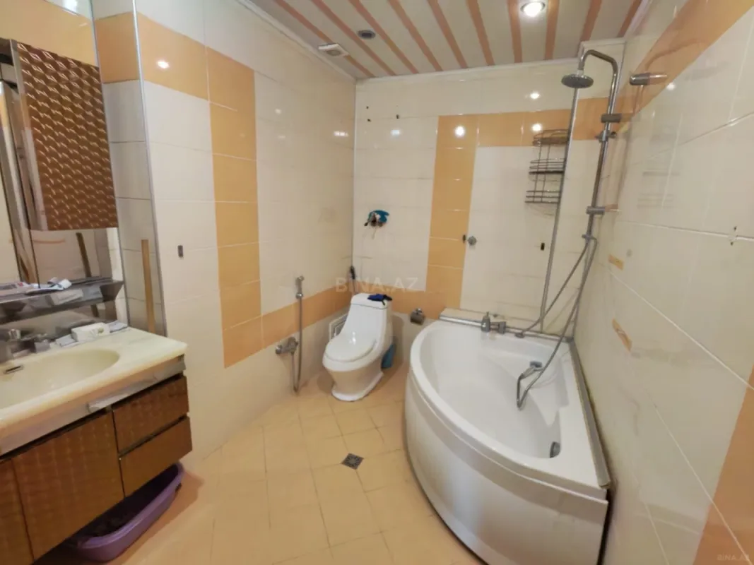 Kirayə verilir 2 otaqlı mənzil 84 m²