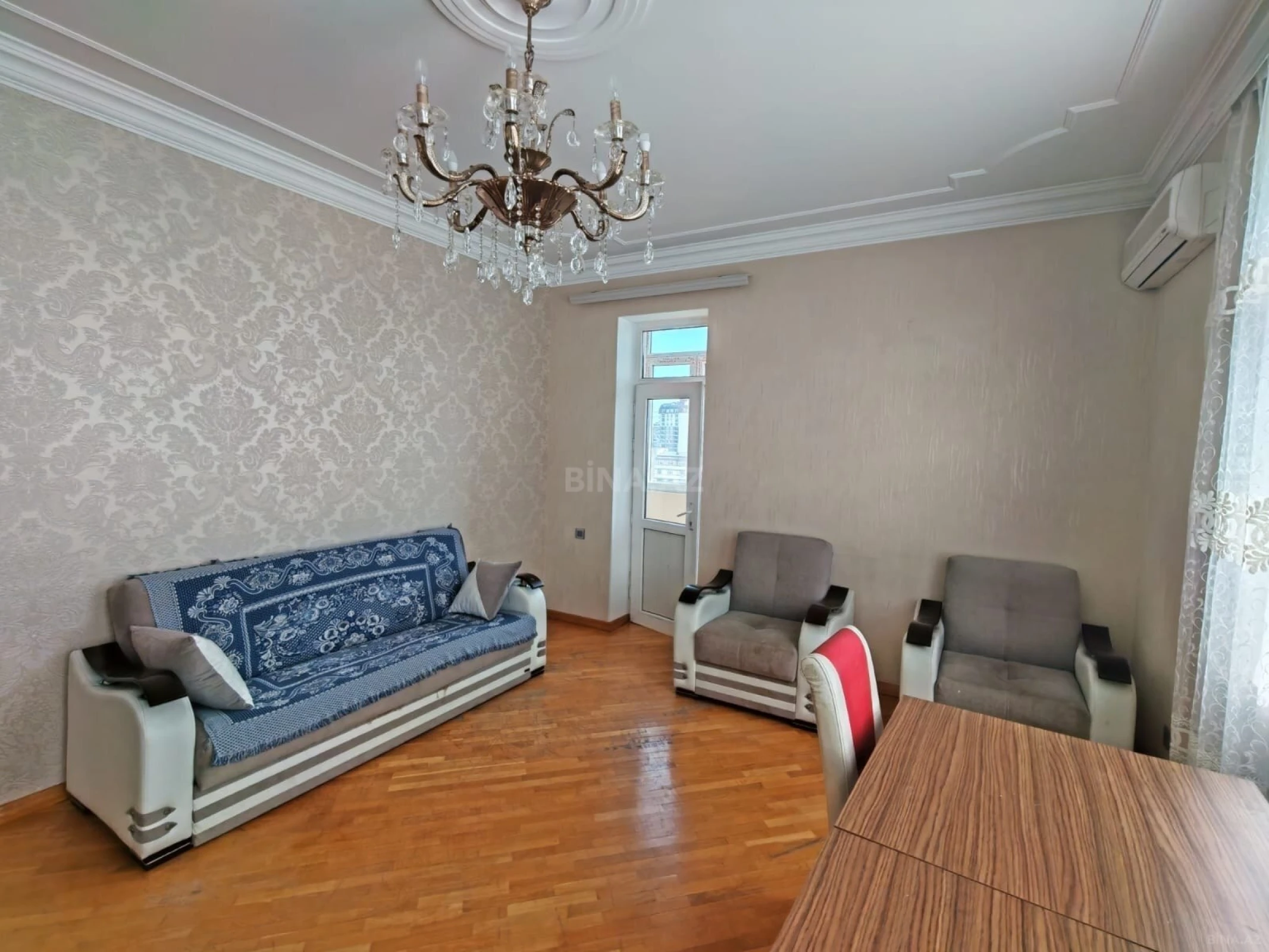 Kirayə verilir 2 otaqlı mənzil 84 m²