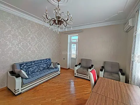 Kirayə verilir 2 otaqlı mənzil 84 m²