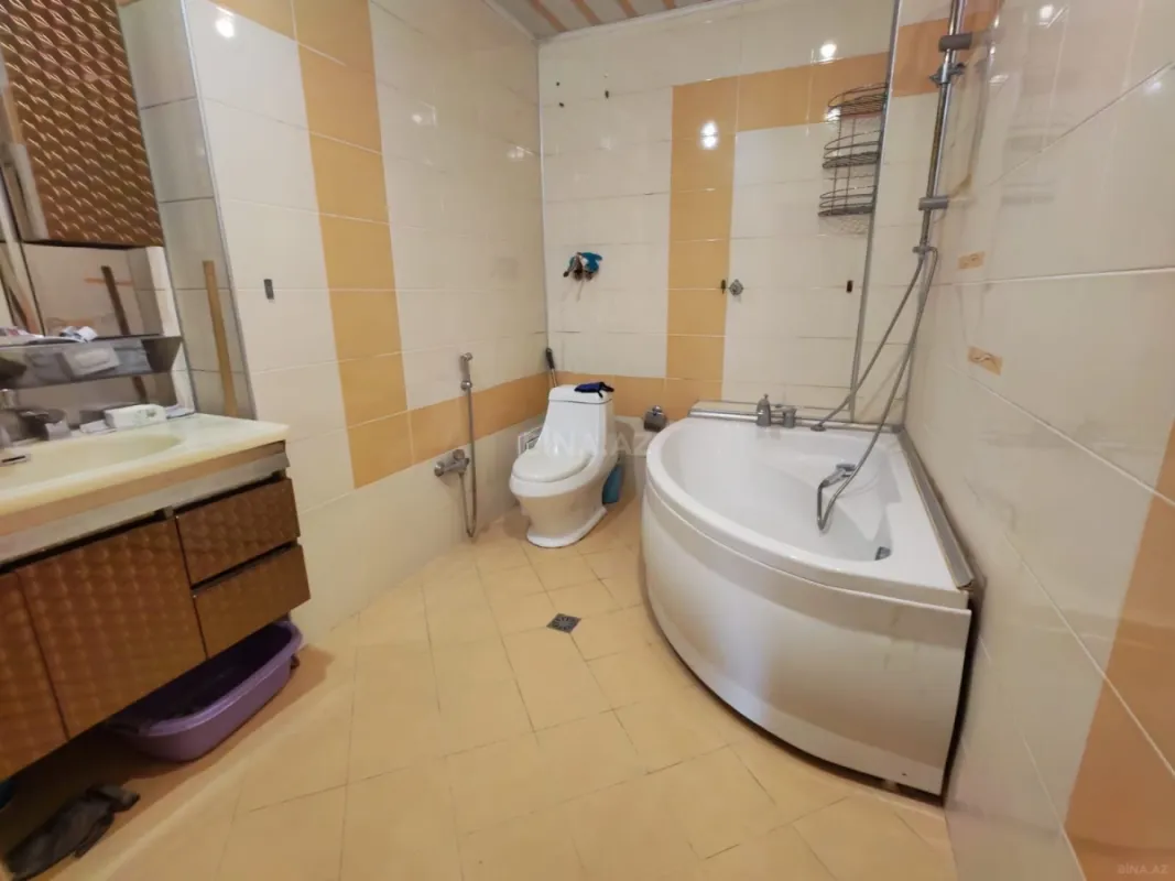 Kirayə verilir 2 otaqlı mənzil 84 m²