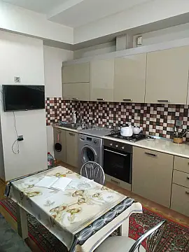 Kirayə verilir 2 otaqlı mənzil 100 m²