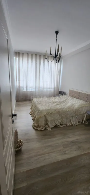 Satılır 2 otaqlı mənzil 70 m²