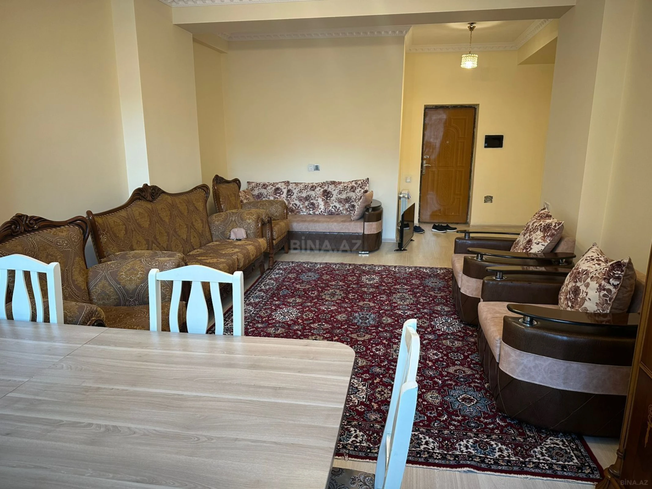 Kirayə verilir 3 otaqlı mənzil 100 m²