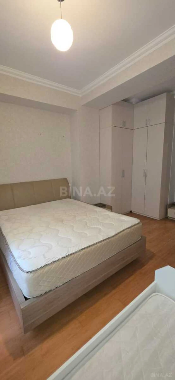 Kirayə verilir 3 otaqlı mənzil 111 m²