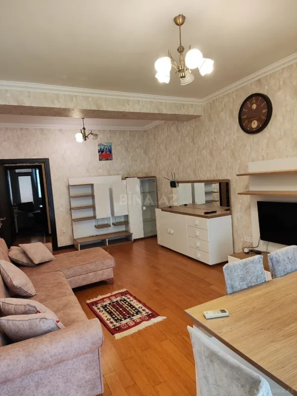 Kirayə verilir 3 otaqlı mənzil 111 m²