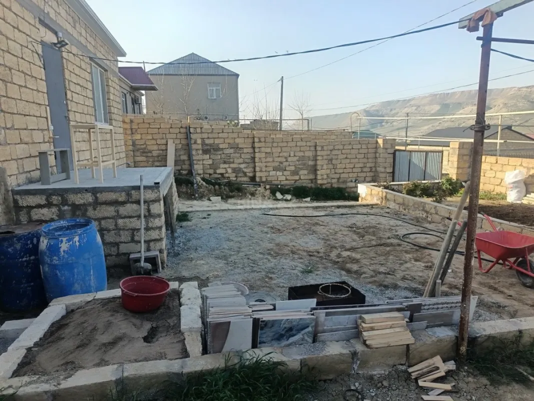 Satılır 5 otaqlı həyət evi 120 m²