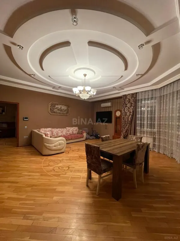 Kirayə verilir 3 otaqlı mənzil 142 m²