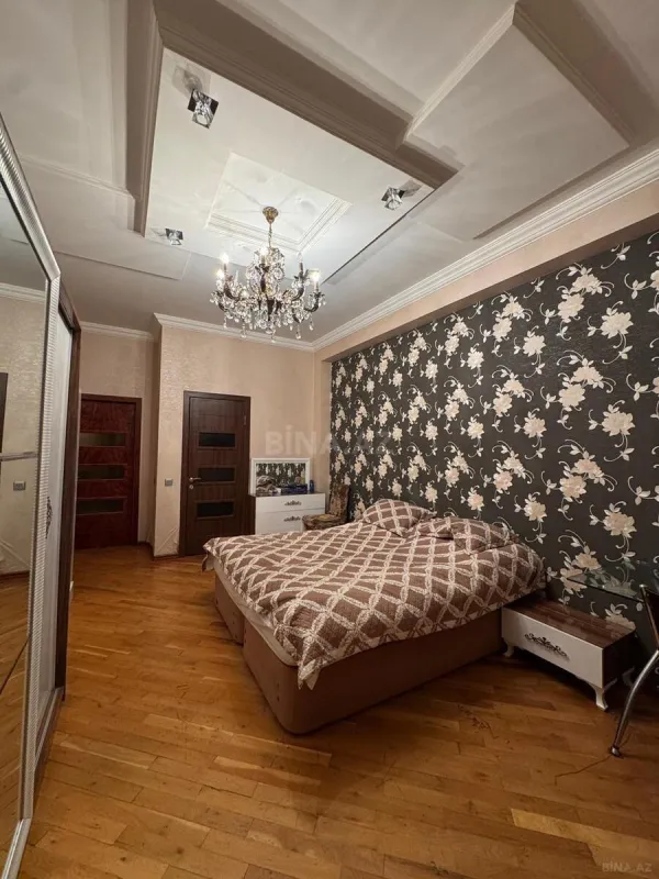 Kirayə verilir 3 otaqlı mənzil 142 m²