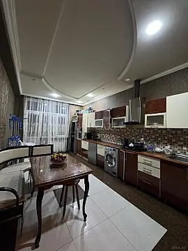 Kirayə verilir 3 otaqlı mənzil 142 m²