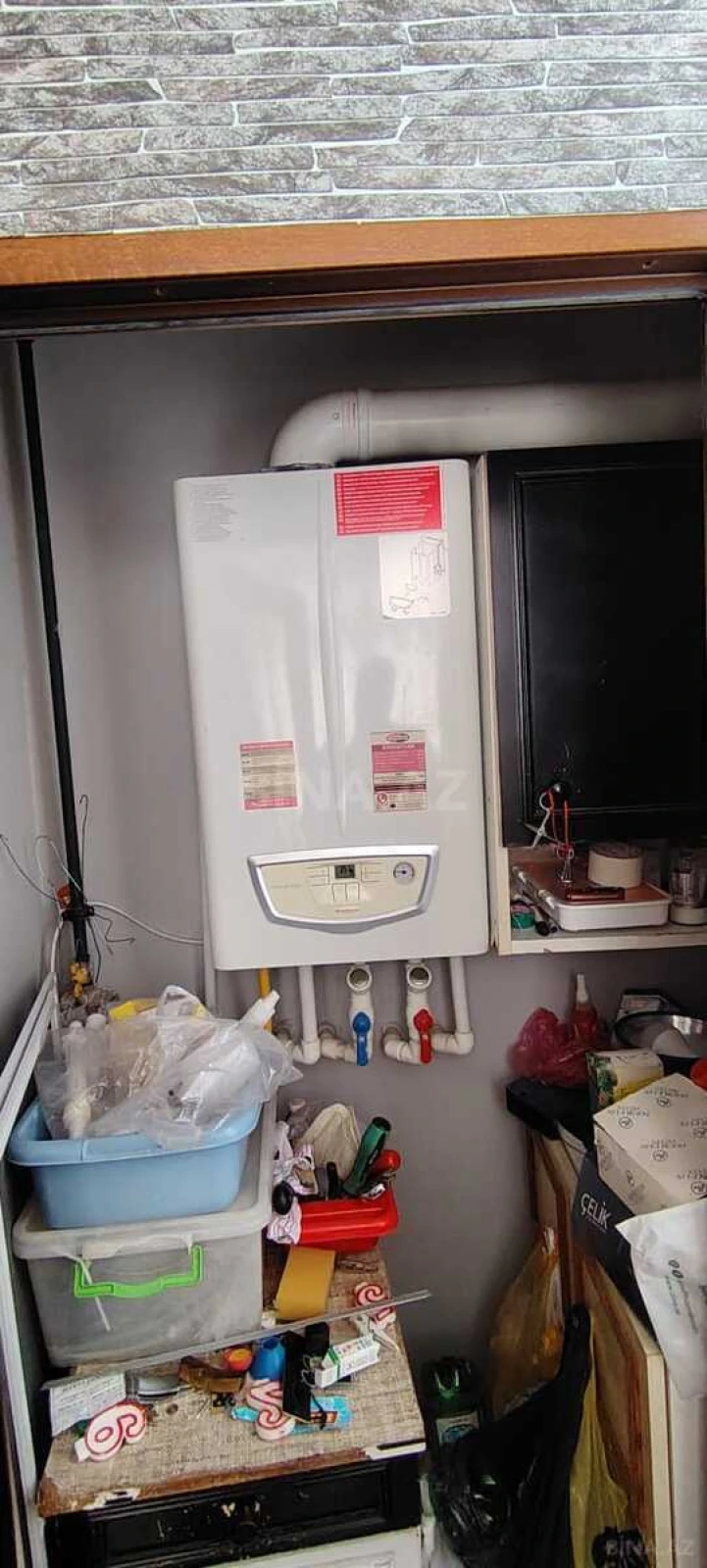 Satılır 5 otaqlı mənzil 120 m²