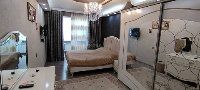 Satılır 5 otaqlı mənzil 120 m²